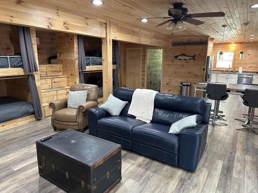 Seating & bunks